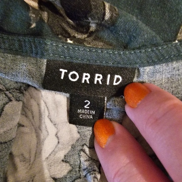 Torrid top - Picture 4 of 5